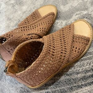 Born - leather sandals size 7